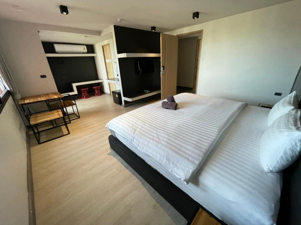 Prime Town - Posh & Port Hotel Phuket Zewnętrze zdjęcie